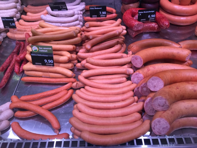 boutique-GREOLIERES-min_sausages_meat_butchery-1069321